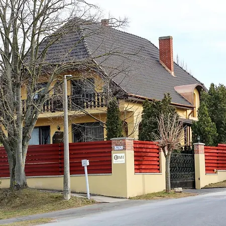 艾米温德嘉斯旅馆 招待所 Balatonszárszó
