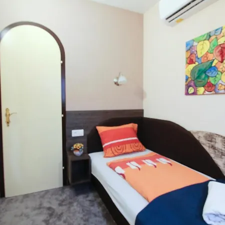 Emi Vendeghaz Konukevi 4*