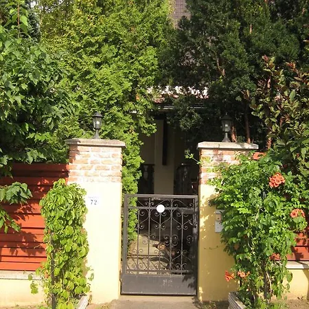 Emi Vendeghaz 4* Balatonszárszó