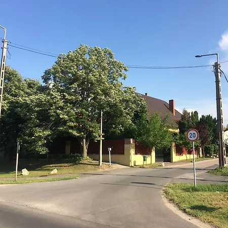 Emi Vendeghaz Balatonszárszó