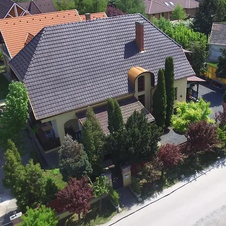 Konukevi Emi Vendeghaz Balatonszárszó