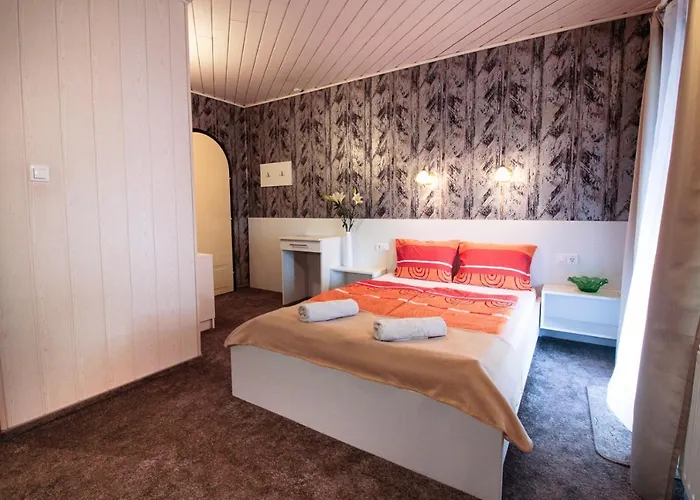 Emi Vendeghaz Guest house 4*