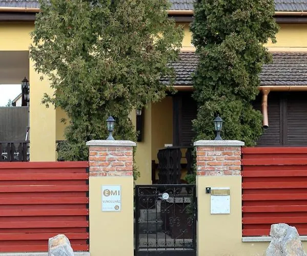 Emi Vendeghaz Guest house 4*