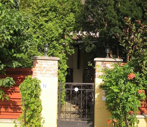 Emi Vendeghaz 4* Balatonszemes