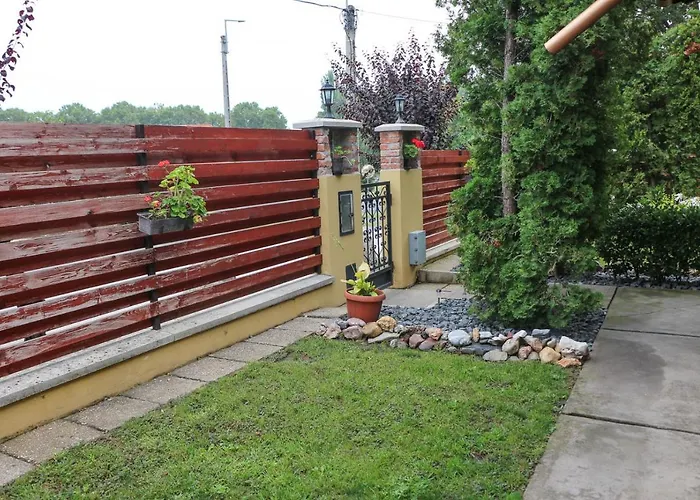 Emi Vendeghaz Balatonszemes
