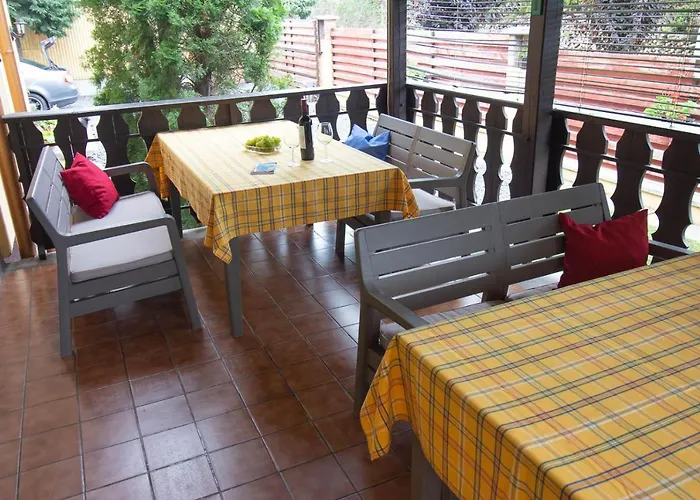 Emi Vendeghaz 4* Balatonszemes